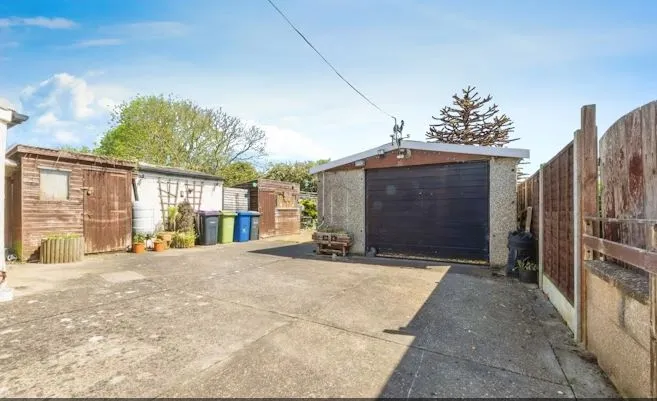 Cherry Willingham, Lincoln, Lincolnshire, LN3 4JS - Online Auctions