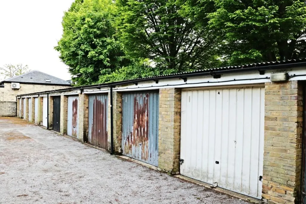 Shelburne Court, 3 Carlton Drive, London, SW15 2DQ - Online Auctions