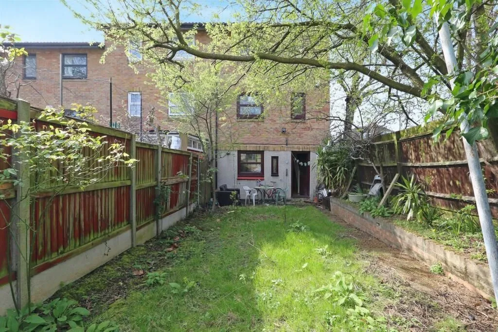 London, SE23 2PX - Online Auctions
