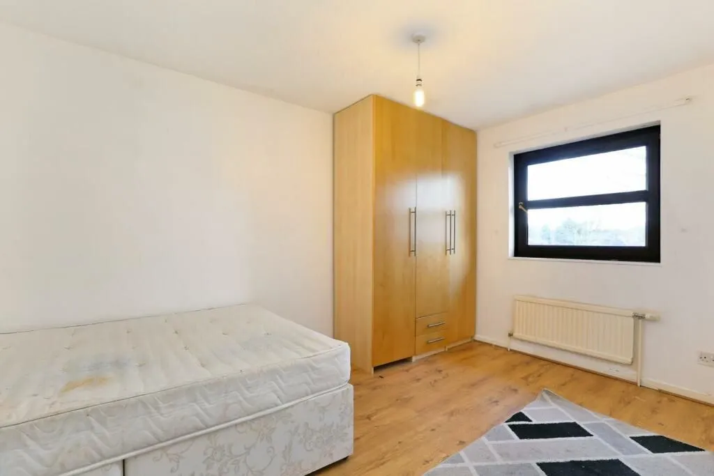 London, SE23 2PX - Online Auctions