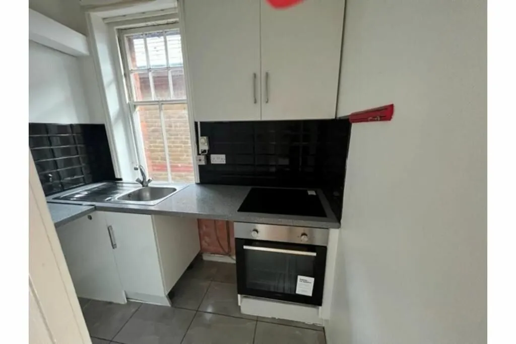 74 London Road, Maidstone, Kent, ME16 0DT - Online Auctions
