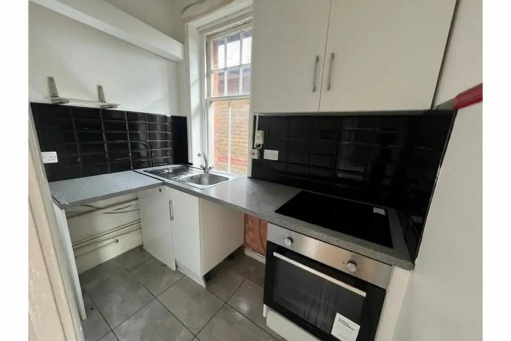 74 London Road, Maidstone, Kent, ME16 0DT - Online Auctions