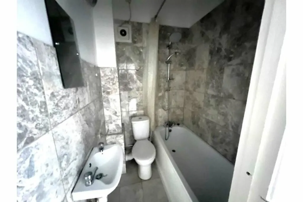 74 London Road, Maidstone, Kent, ME16 0DT - Online Auctions