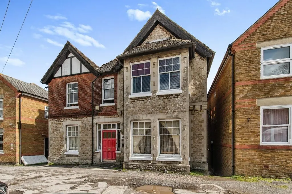 74 London Road, Maidstone, Kent, ME16 0DT - Online Auctions