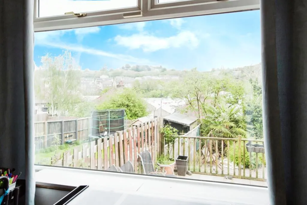 Brighouse, West Yorkshire, HD6 4BU - Online Auctions