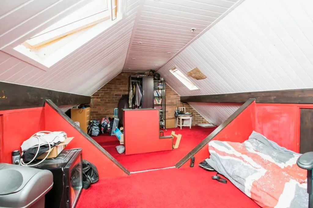 Brighouse, West Yorkshire, HD6 4BU - Online Auctions