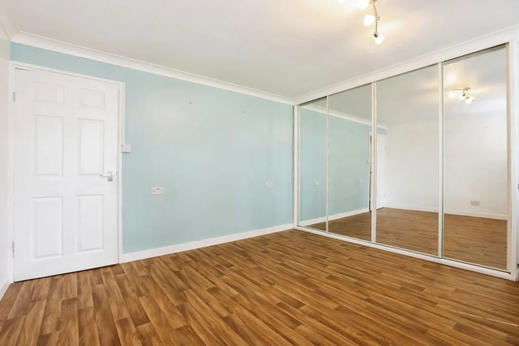 Binley, Coventry, West Midlands, CV3 2LS - Online Auctions