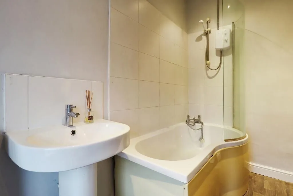 Doncaster, South Yorkshire, DN5 9RJ - Online Auctions