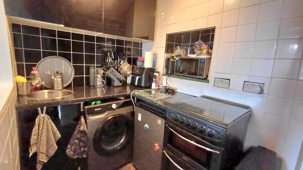 Bradford, West Yorkshire, BD2 3LS - Online Properties