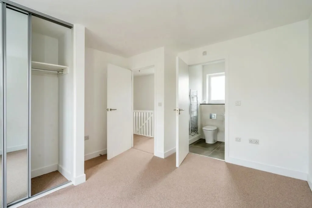 Chichester, West Sussex, PO19 6ER - Online Auctions