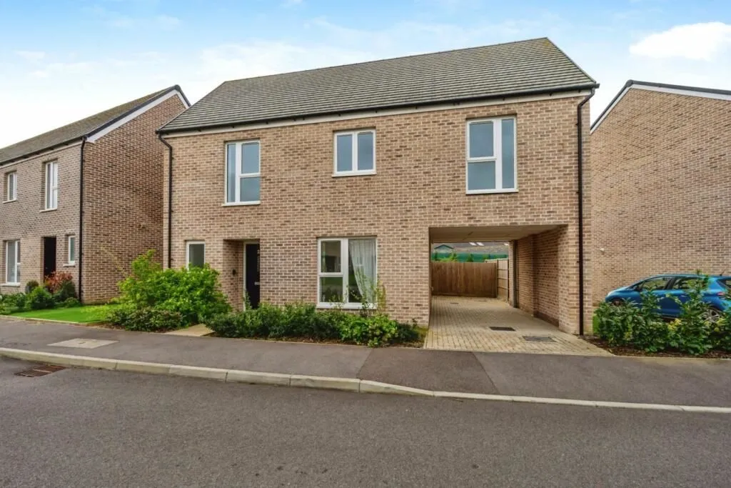 Chichester, West Sussex, PO19 6ER - Online Auctions