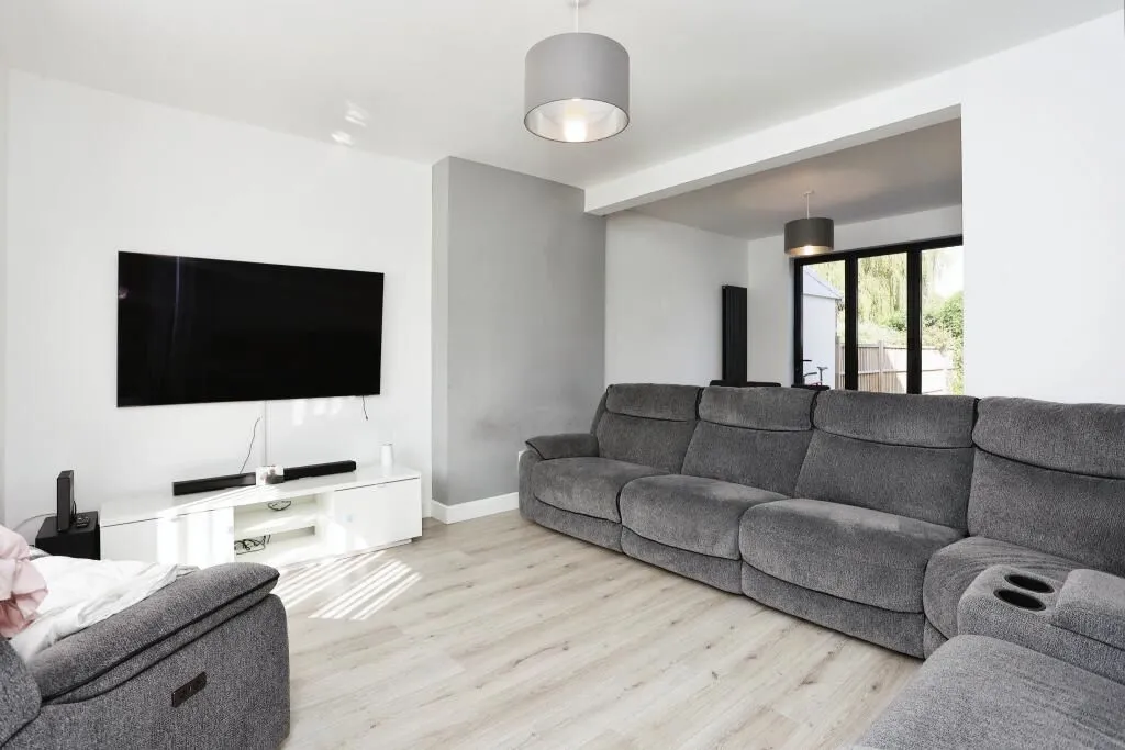 Leicester Forest East, Leicester, Leicestershire, LE3 3JP - Online Auctions