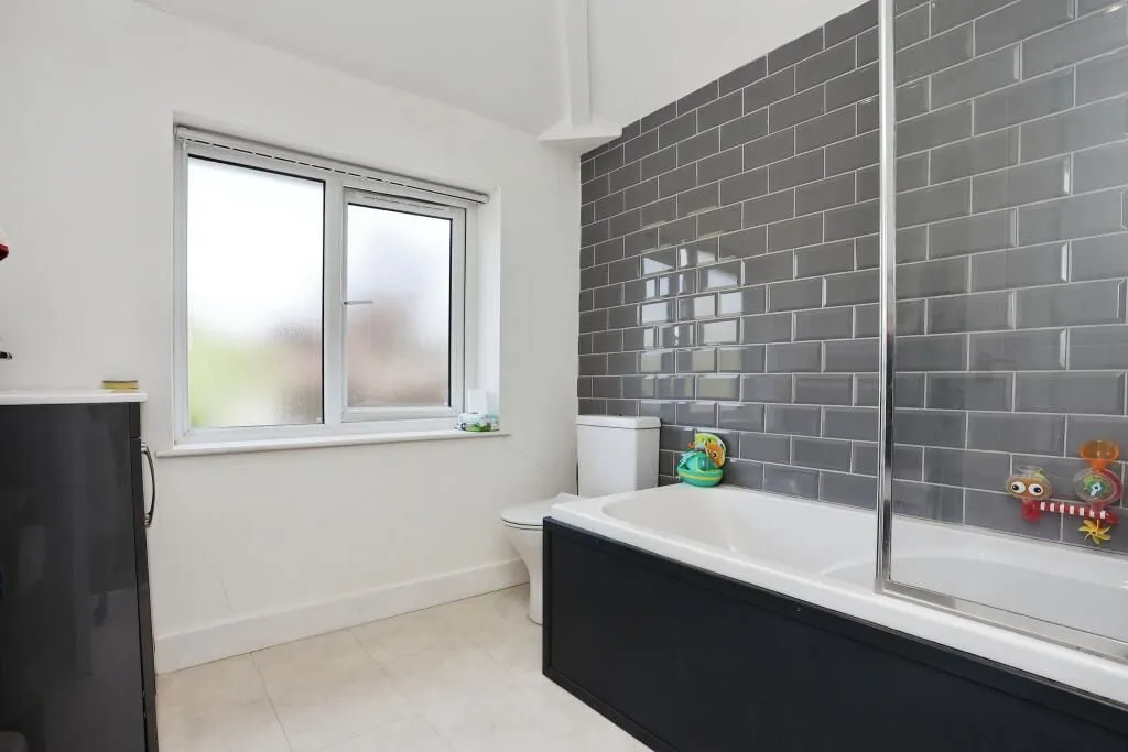 Leicester Forest East, Leicester, Leicestershire, LE3 3JP - Online Auctions