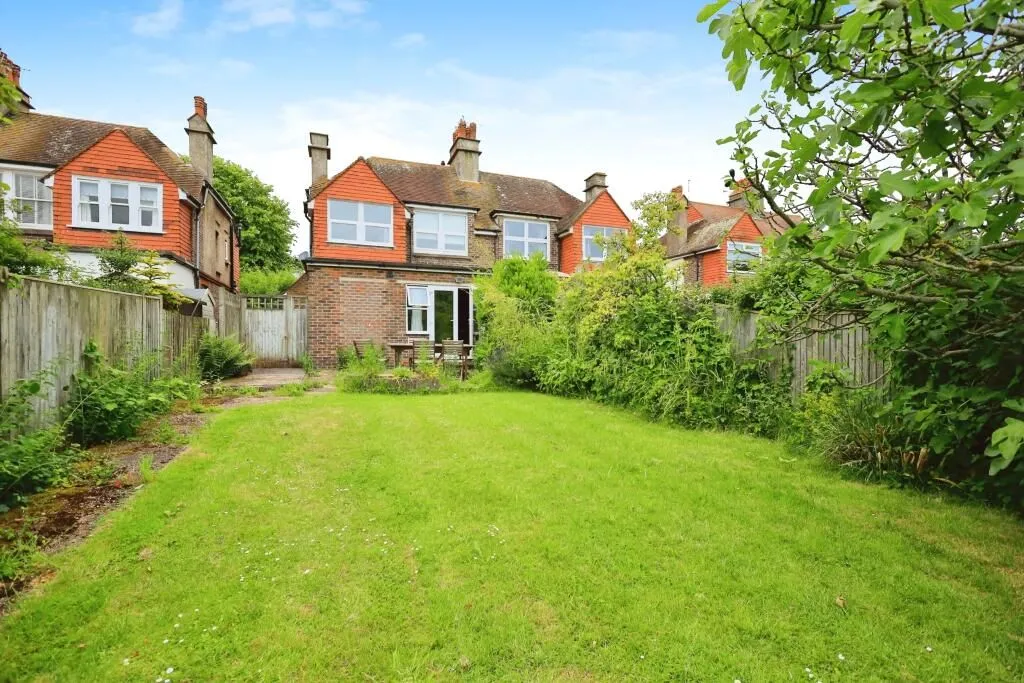 Eastbourne, East Sussex, BN22 9QE - Online Auctions