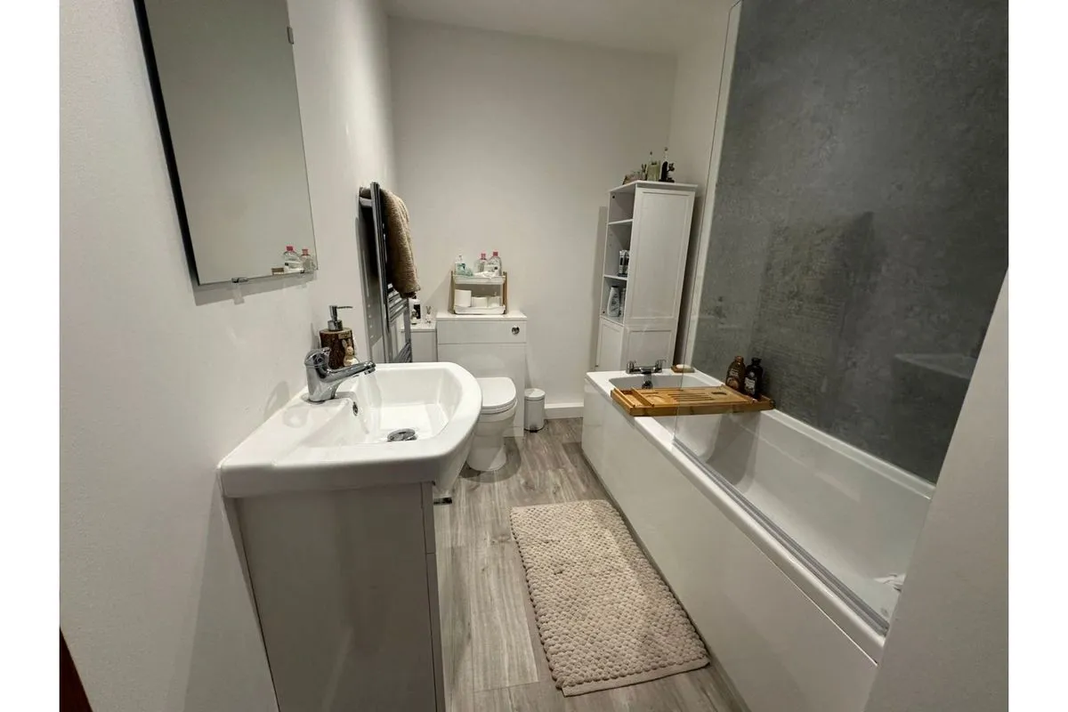 Leeds, West Yorkshire, LS12 4FF - Online Auctions