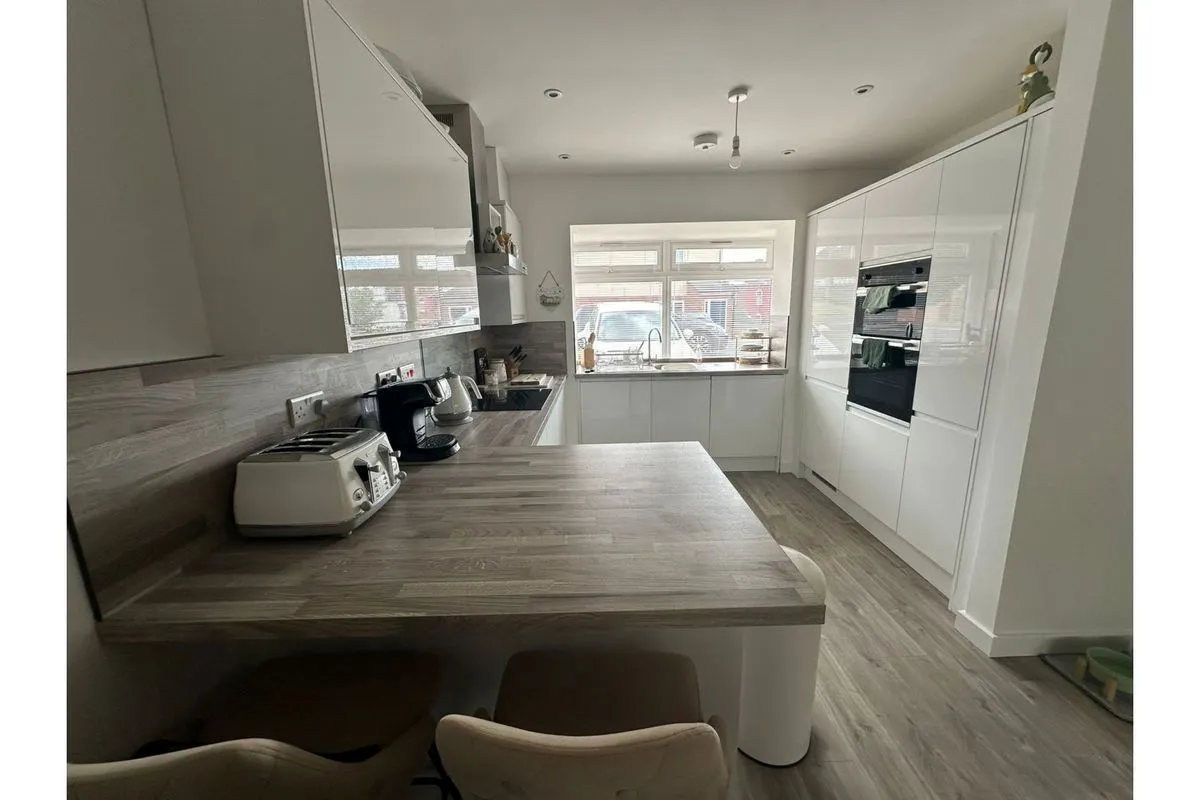 Leeds, West Yorkshire, LS12 4FF - Online Auctions