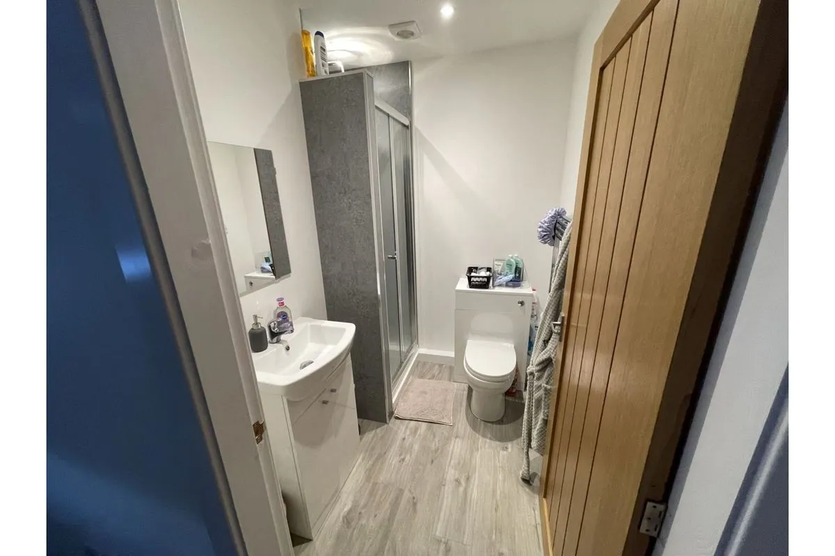 Leeds, West Yorkshire, LS12 4FF - Online Auctions