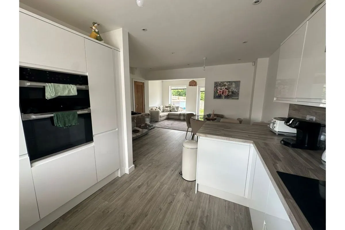 Leeds, West Yorkshire, LS12 4FF - Online Auctions