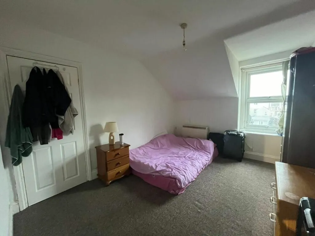 Weston-Super-Mare, Avon, BS23 3AN - Online Auctions