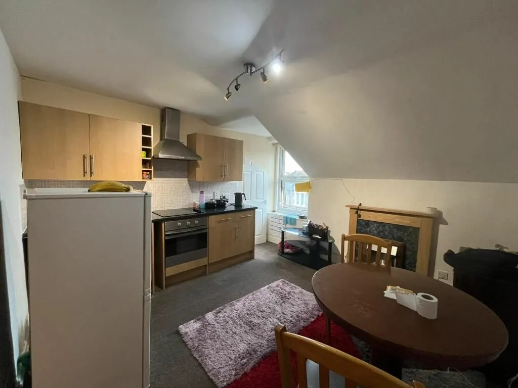 Weston-Super-Mare, Avon, BS23 3AN - Online Auctions