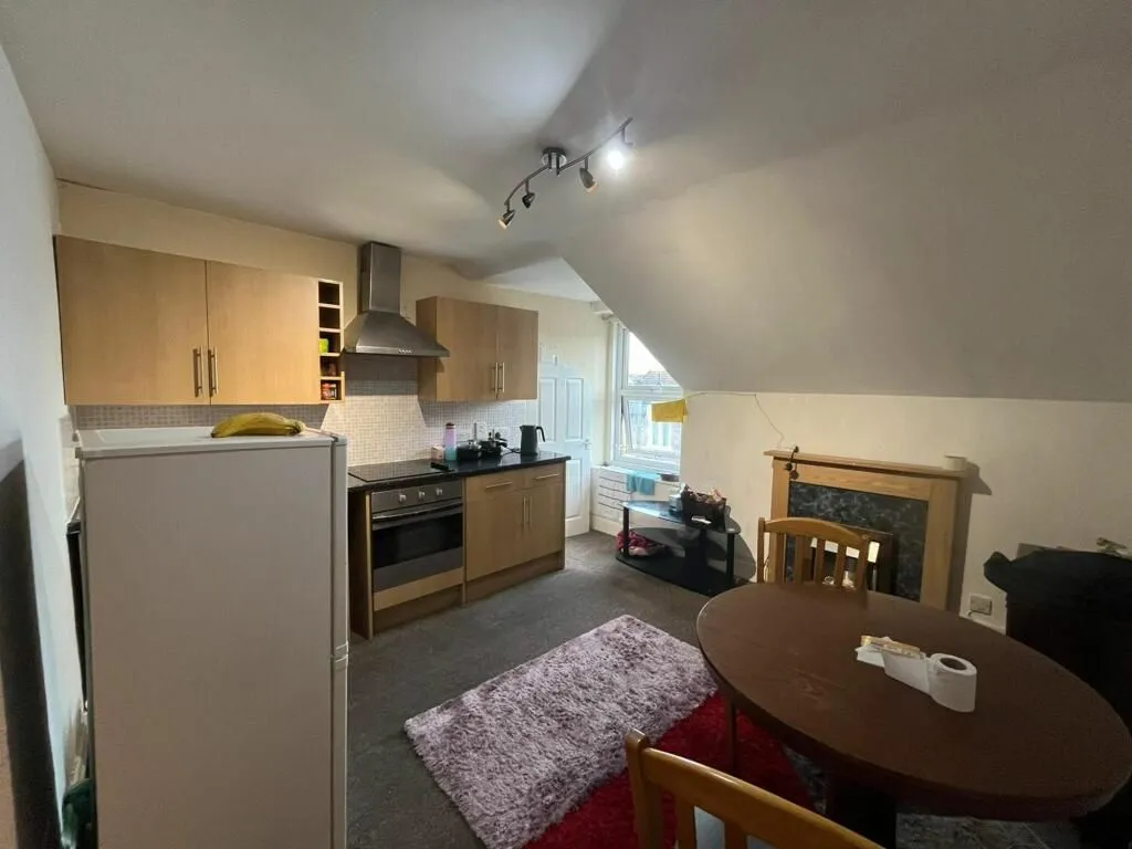 Weston-Super-Mare, Avon, BS23 3AN - Online Auctions