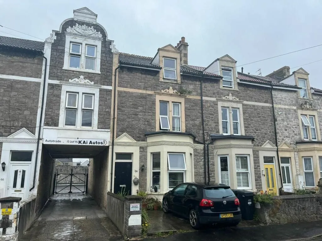 Weston-Super-Mare, Avon, BS23 3AN - Online Auctions