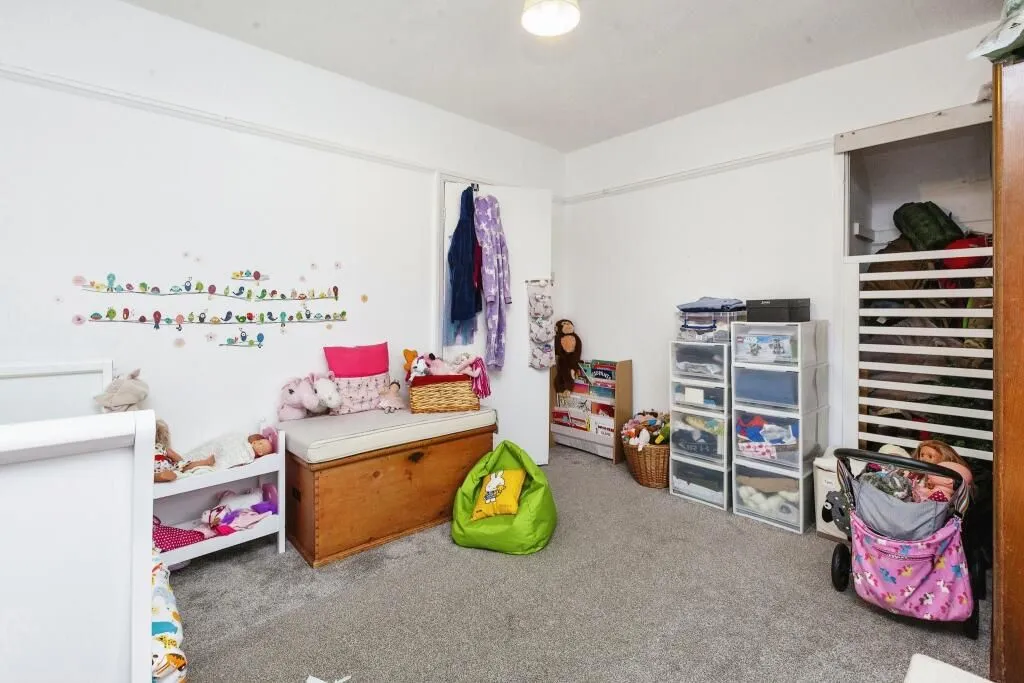 Slough, Berkshire, SL2 1DT - Online Auctions
