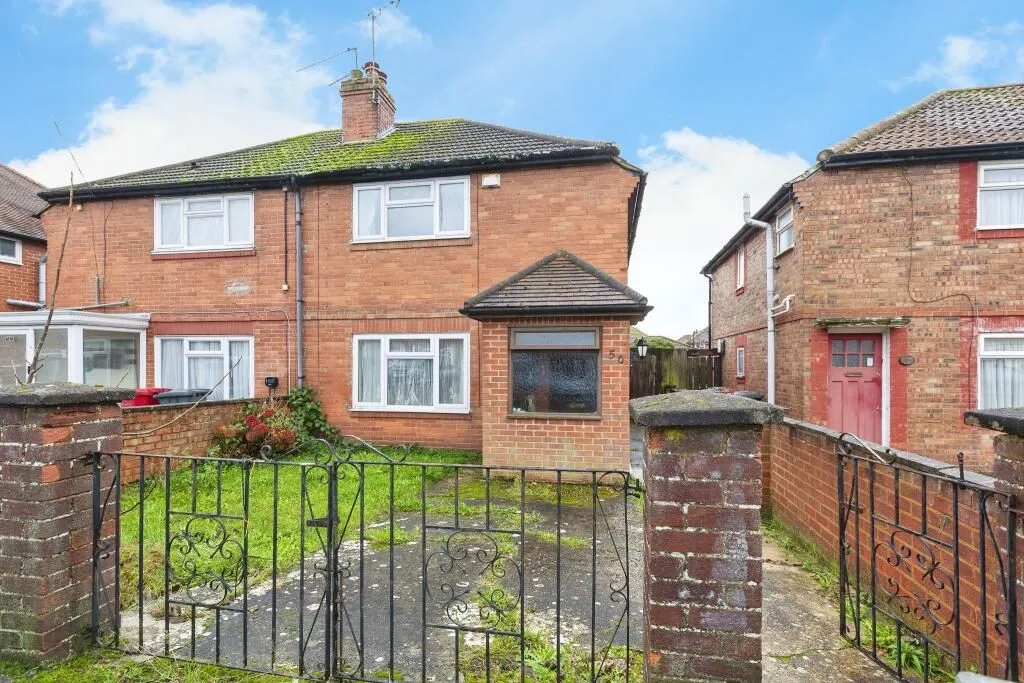 Slough, Berkshire, SL2 1DT - Online Auctions