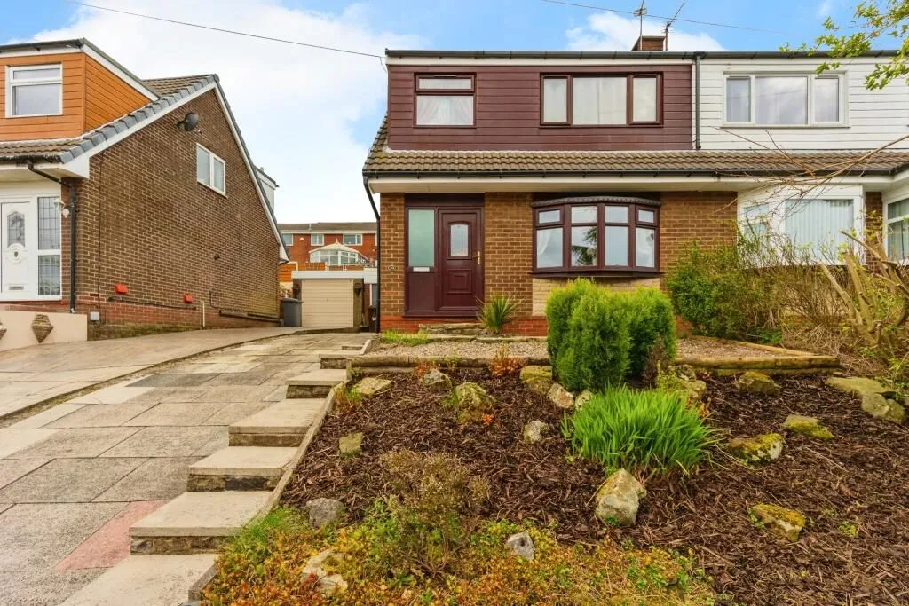 Stalybridge, Cheshire, SK15 1UT - Online Auctions