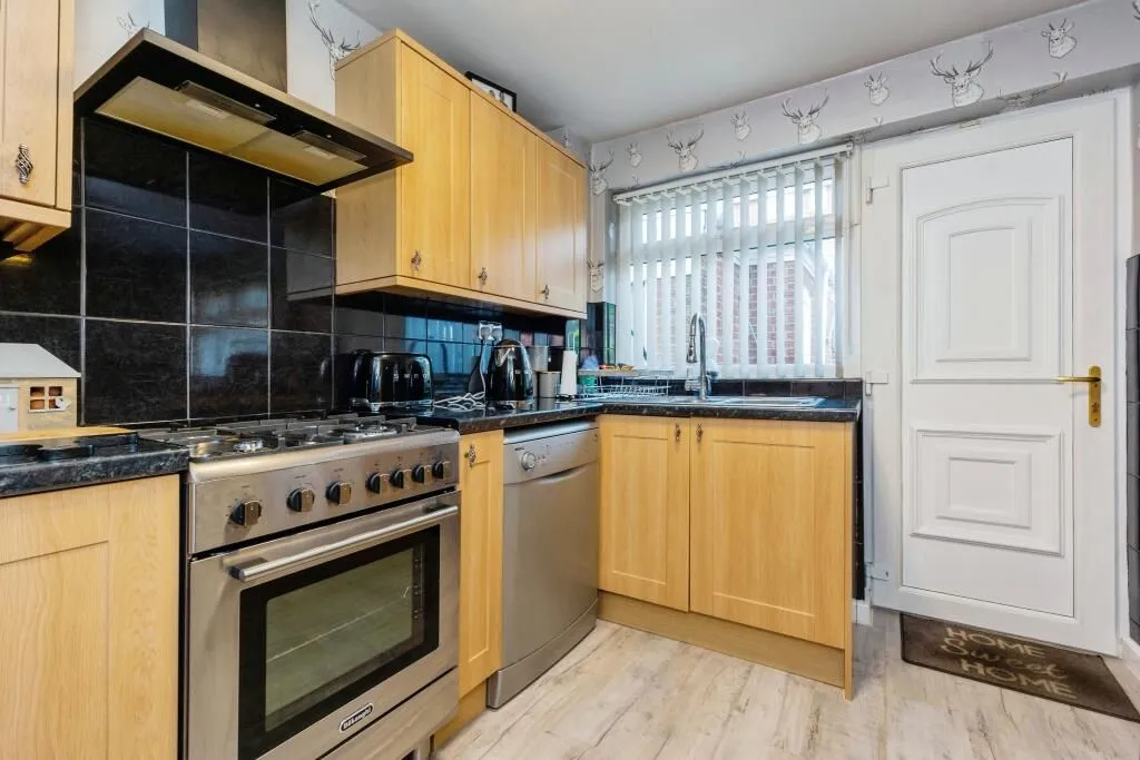 Stalybridge, Cheshire, SK15 1UT - Online Auctions