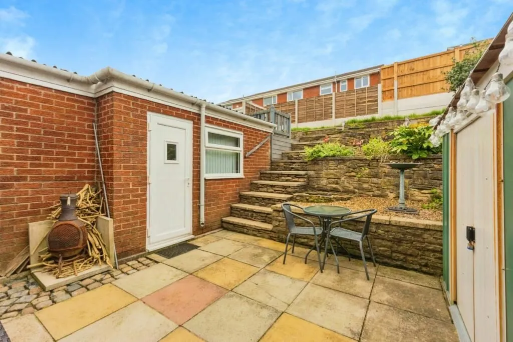 Stalybridge, Cheshire, SK15 1UT - Online Auctions