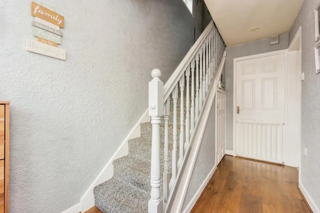 Stalybridge, Cheshire, SK15 1UT - Online Auctions