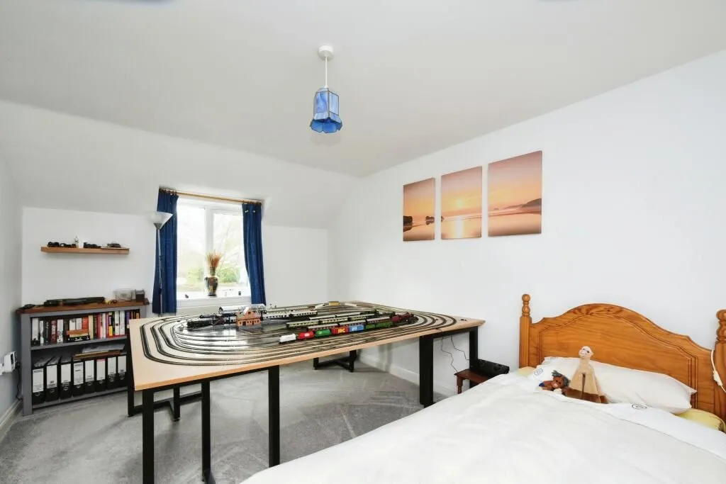 Broad Hinton, Swindon, Wiltshire, SN4 9PN - Online Auctions