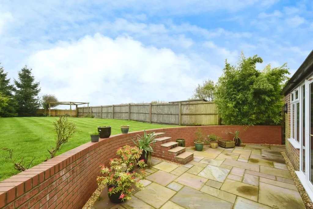 Broad Hinton, Swindon, Wiltshire, SN4 9PN - Online Auctions