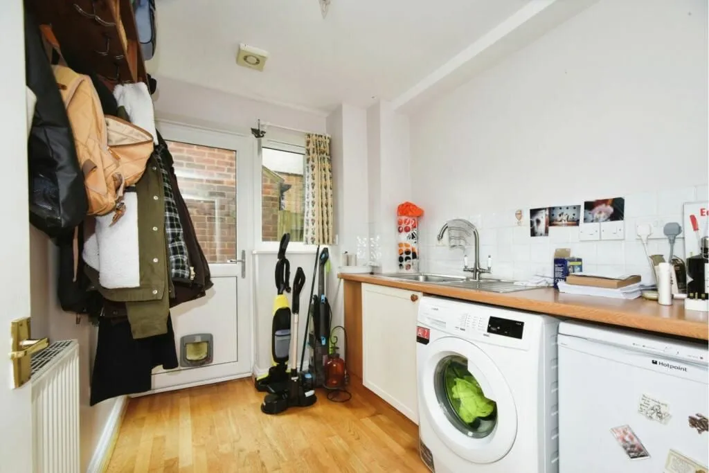 Broad Hinton, Swindon, Wiltshire, SN4 9PN - Online Auctions