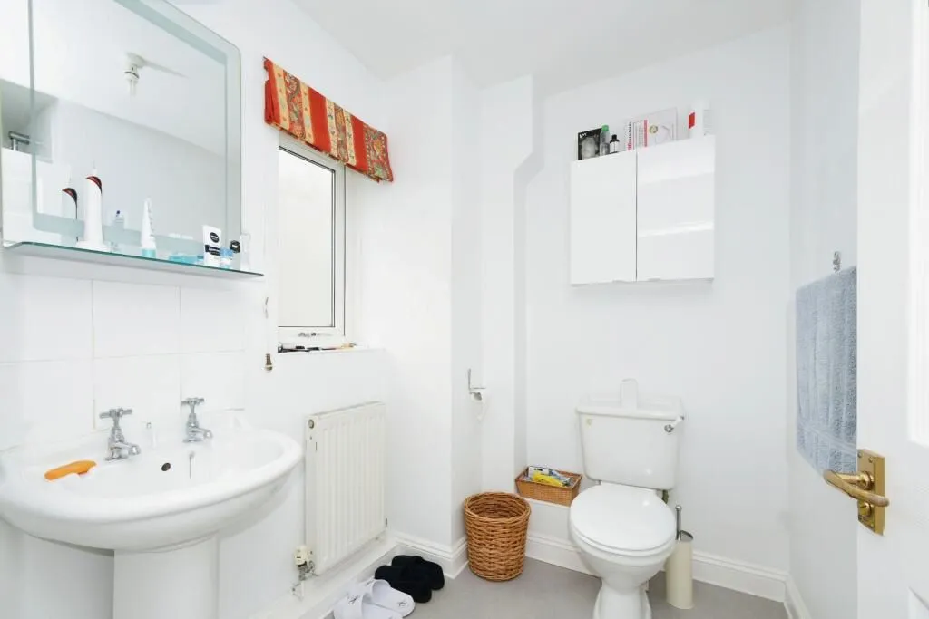 Broad Hinton, Swindon, Wiltshire, SN4 9PN - Online Auctions