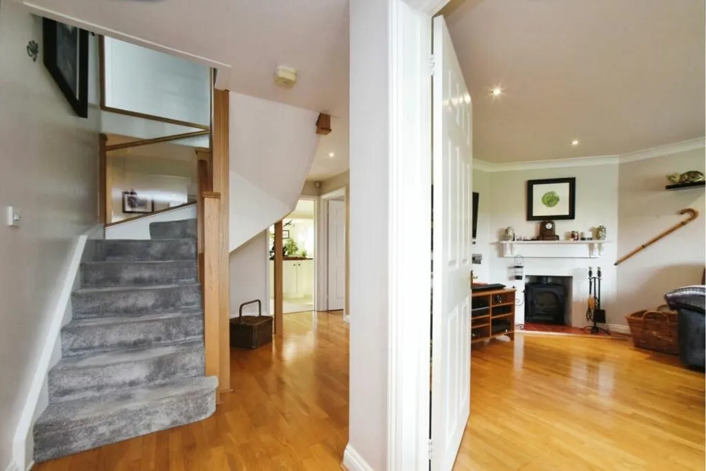 Broad Hinton, Swindon, Wiltshire, SN4 9PN - Online Auctions