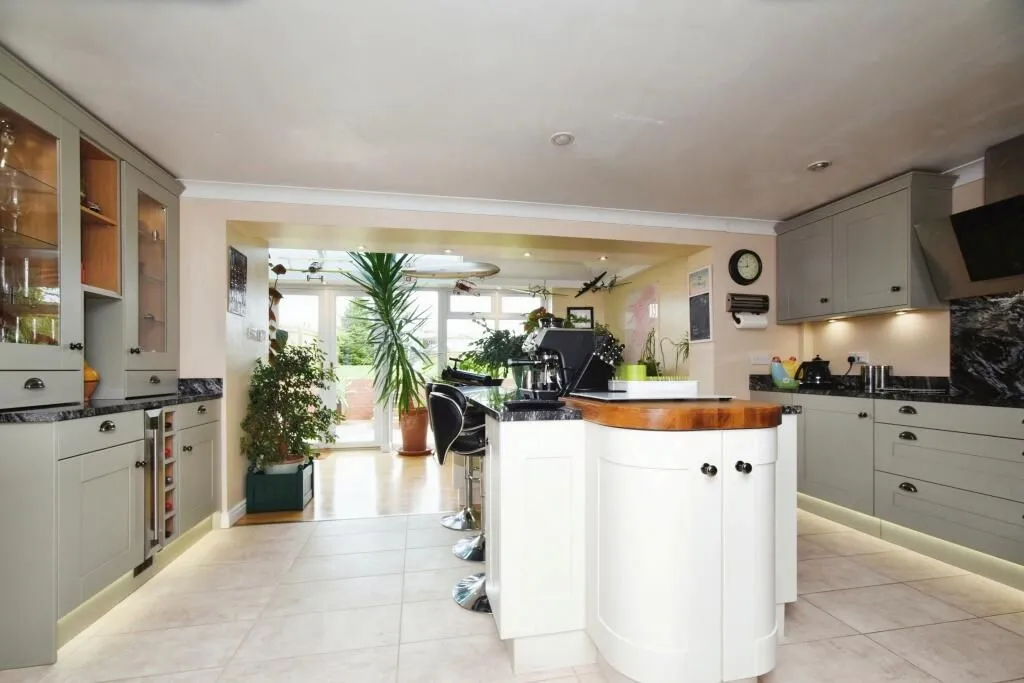 Broad Hinton, Swindon, Wiltshire, SN4 9PN - Online Auctions