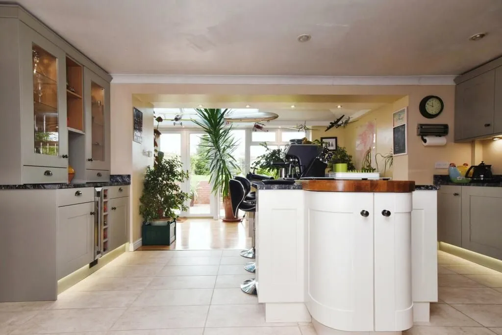 Broad Hinton, Swindon, Wiltshire, SN4 9PN - Online Auctions