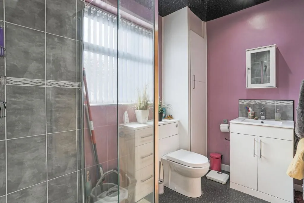 Leeds, West Yorkshire, LS15 8RP - Online Auctions