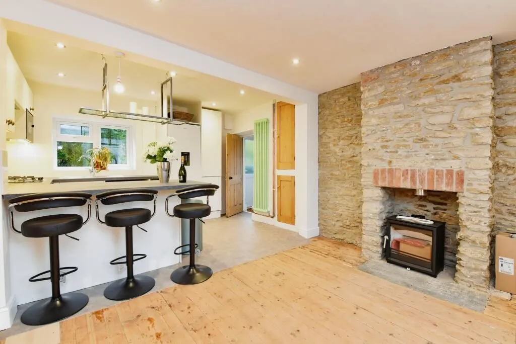 Frome, Somerset, BA11 1ND - Online Auctions
