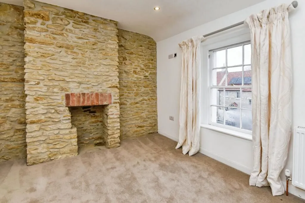 Frome, Somerset, BA11 1ND - Online Auctions
