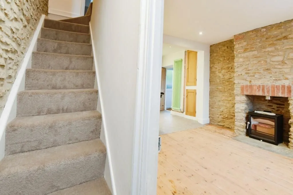 Frome, Somerset, BA11 1ND - Online Auctions