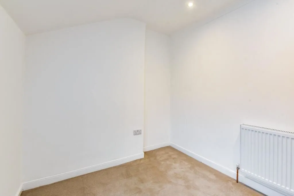Frome, Somerset, BA11 1ND - Online Auctions
