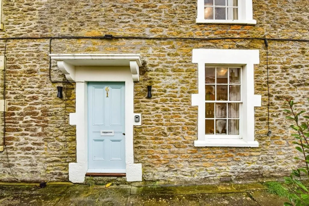 Frome, Somerset, BA11 1ND - Online Auctions