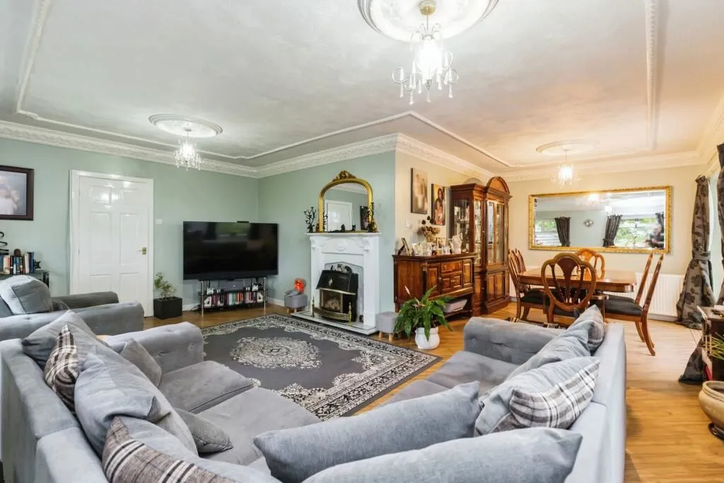Turncroft Hall, Darwen, Lancashire, BB3 2BT - Online Auctions