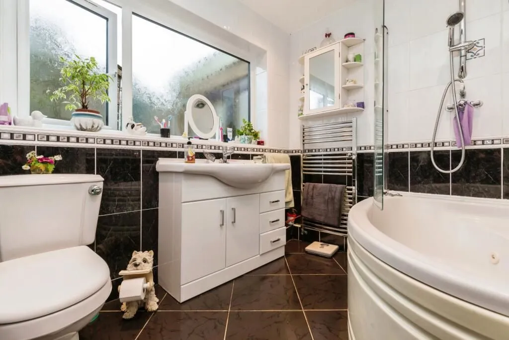 Turncroft Hall, Darwen, Lancashire, BB3 2BT - Online Auctions