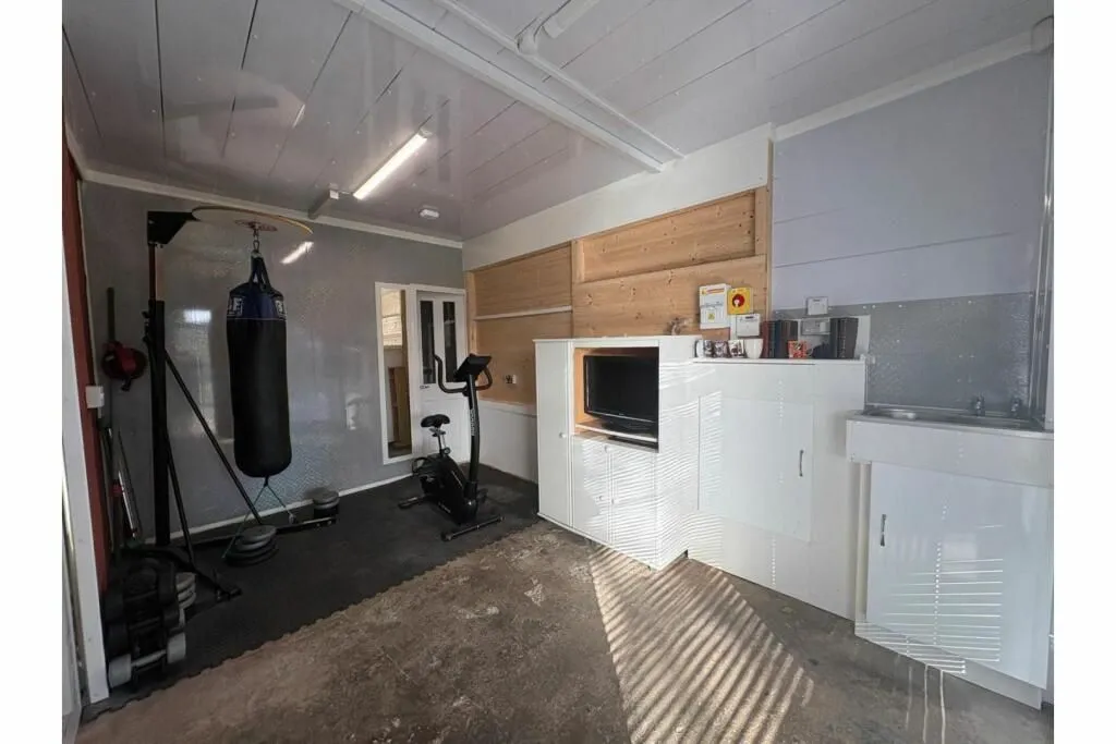 Turncroft Hall, Darwen, Lancashire, BB3 2BT - Online Auctions