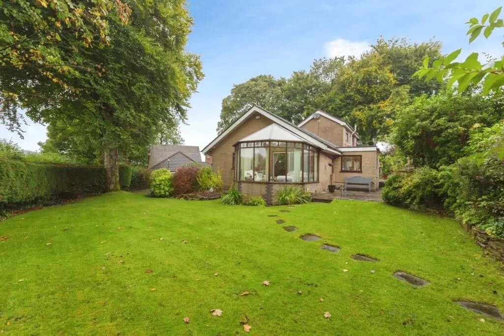 Turncroft Hall, Darwen, Lancashire, BB3 2BT - Online Auctions