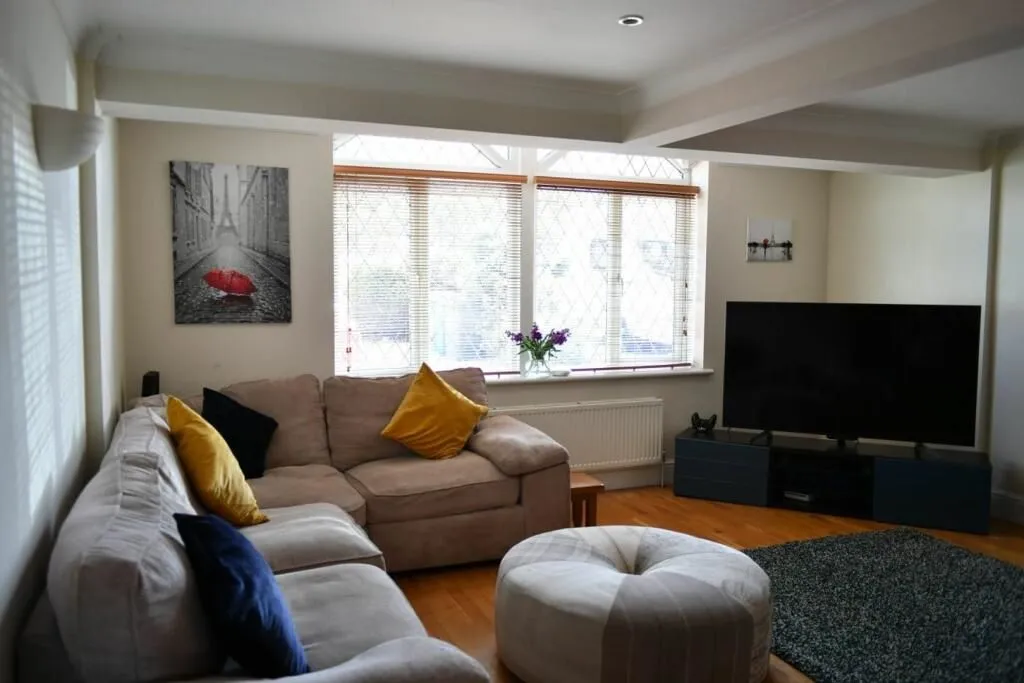 Long Eaton, Nottinghamshire, NG10 3QJ - Online Auctions